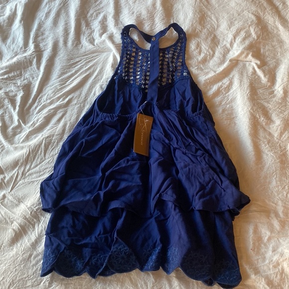 NWT Navy Blue T Back Blouse! Size SMALL Miami brand from Francesca’s! - Picture 2 of 3